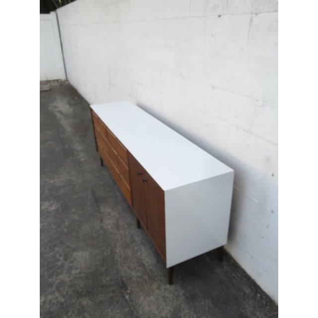 American of Martinsville Mid Century Long Dresser Sideboard Bathroom Vanity 6297 For Sale In Miami - Image 6 of 18