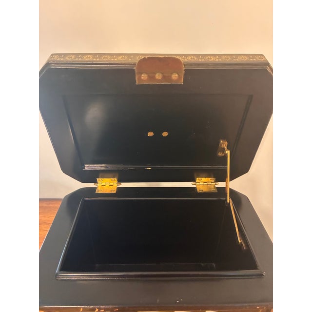 A rare, exceptionally well-crafted 1980s Maitland-Smith decorative box featuring an intricate, hand-painted trompe l’oeil...