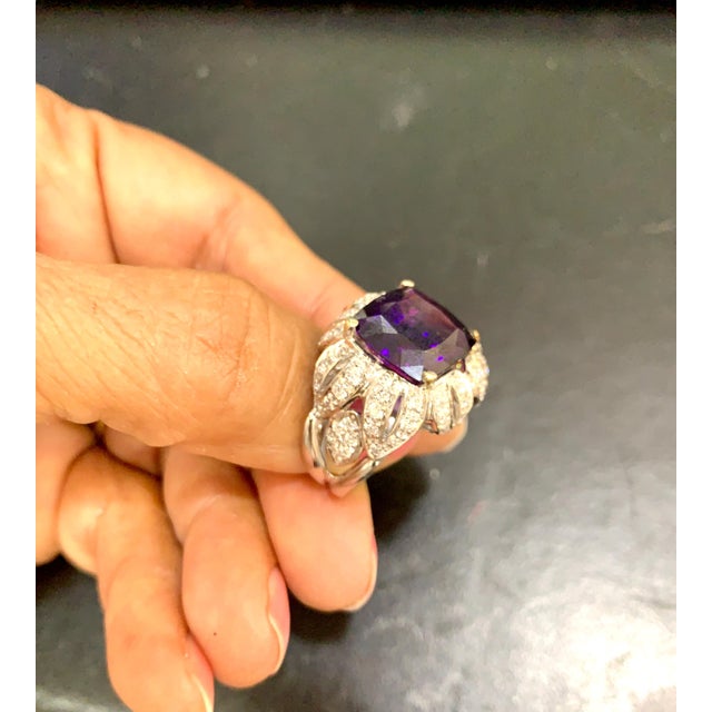 6.5 Carat Amethyst And 1.5 Carat Diamond Ring 18 Karat White Gold, 1970s, Italy For Sale - Image 4 of 18