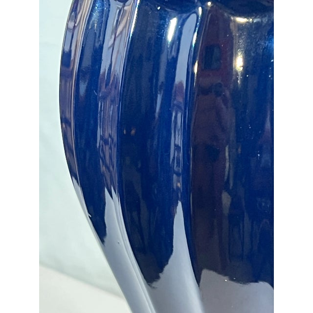 Vintage Hollywood Regency Cobalt Blue Fluted Ginger Jar Table Lamp on Brass Stand For Sale In Mobile - Image 6 of 12