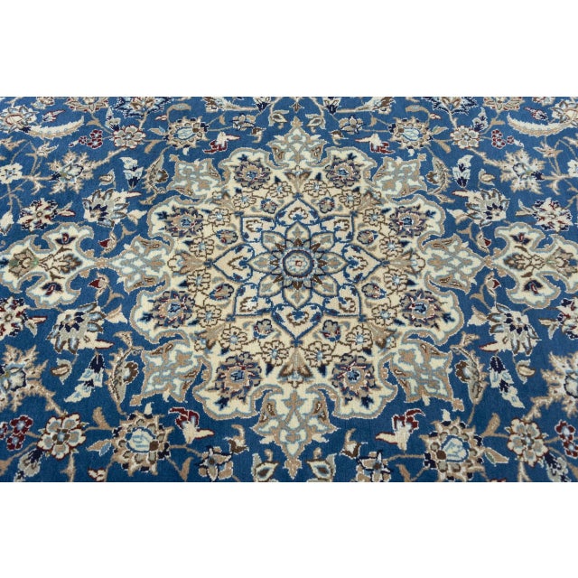 Hand-Knotted Nain 9la Oriental Rug with Silk For Sale - Image 6 of 13