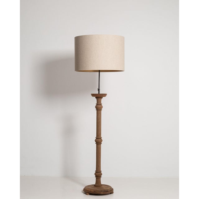 1970-1979 France Rich Walnut Brown Turned Walnut Floor Lamp For Sale - Image 10 of 11