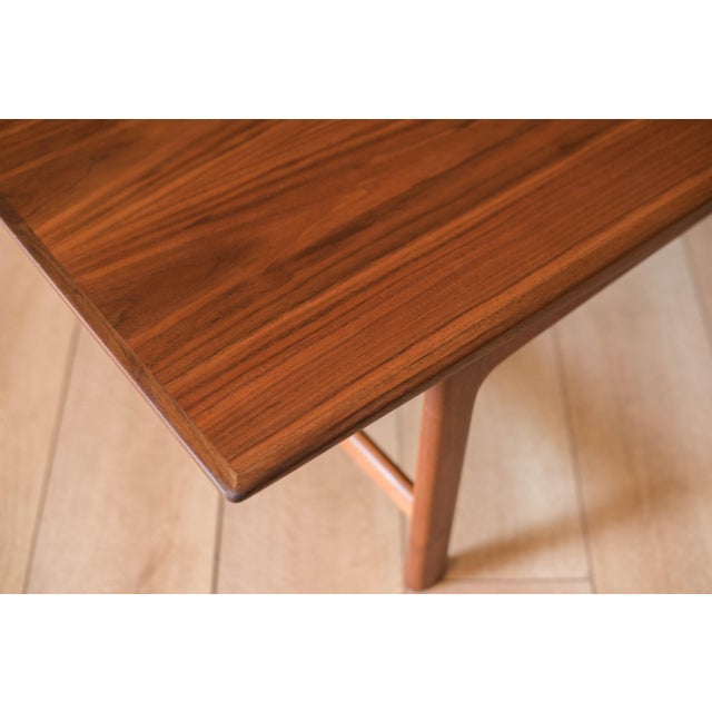 1960s Vintage Sculptural Walnut Coffee Table by Folke Ohlsson for Dux For Sale - Image 5 of 15