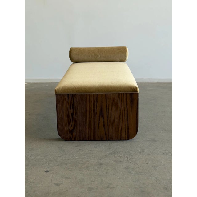 Mid-Century Modern La Luna Daybed in Mohair For Sale - Image 3 of 18