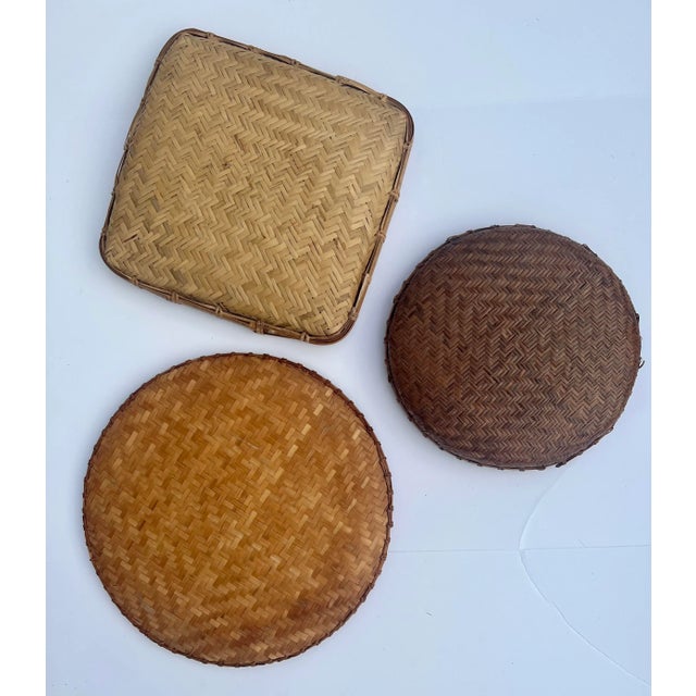 Mid 20th Century Round Graduated Natural Woven Wicker Rattan Winnowing Tray Baskets- Set of 3 For Sale - Image 5 of 9