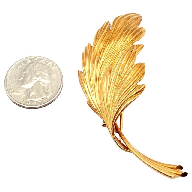 Contemporary Late 20th Century Tiffany & Co. Yellow Gold French Leaf Large Pin Brooch For Sale - Image 3 of 10