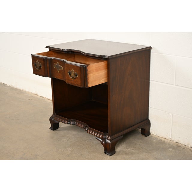 Kindel Furniture Georgian Solid Mahogany Block Front Nightstand For Sale In South Bend - Image 6 of 18