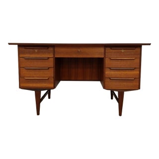 1960s Vintage Danish Mid Century Modern Teak Desk For Sale