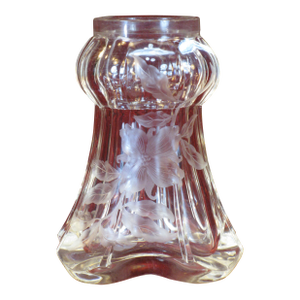 Early 20th Century Vase Art Nouveau Wheel-Cut Engraved Glass Floral and Foliate Design Dogwood