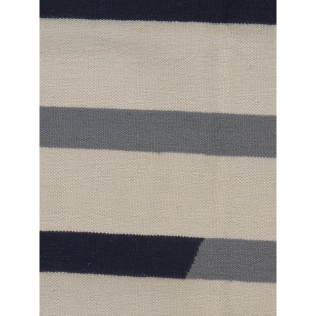 Modern Handwoven Ivory Kilim 4'1 X 6'2 For Sale In New York - Image 6 of 9