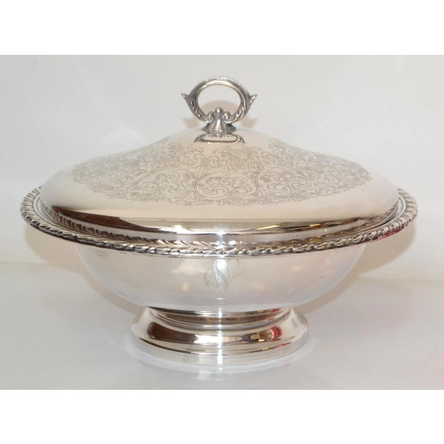 Victorian W M Rogers Ornate Silver Plate Tureen Serveware Oneida Silversmith Tableware For Sale - Image 13 of 13