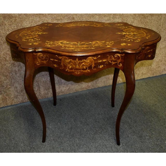Brown Inlaid Mahogany Table Renaissance Revival Turtle Top Parlor 1900s Victorian For Sale - Image 8 of 13