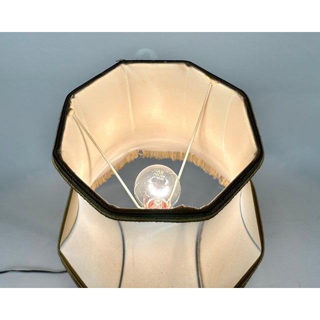 1970s Vintage French Opaline Crystal Table Lamp from L. Seiler, 1970s For Sale - Image 5 of 8