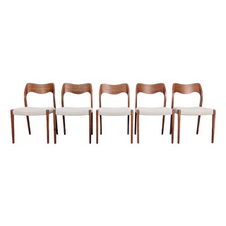 Chairs Model 71 in Bouclé by Niels Otto Møller for J.L. Mollers 1960, Set of 5 For Sale