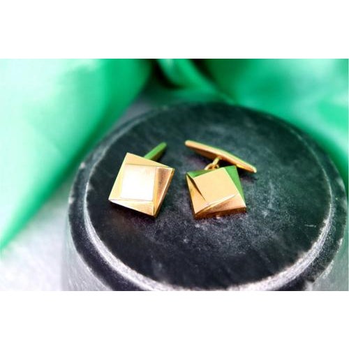 Gold Cufflinks in Square Shape with Geometric Figures, Set of 2 For Sale - Image 4 of 8