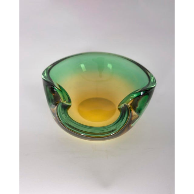 Sommerso Murano glass emptier with shades of green and amber yellow, Italian design, 1970s.