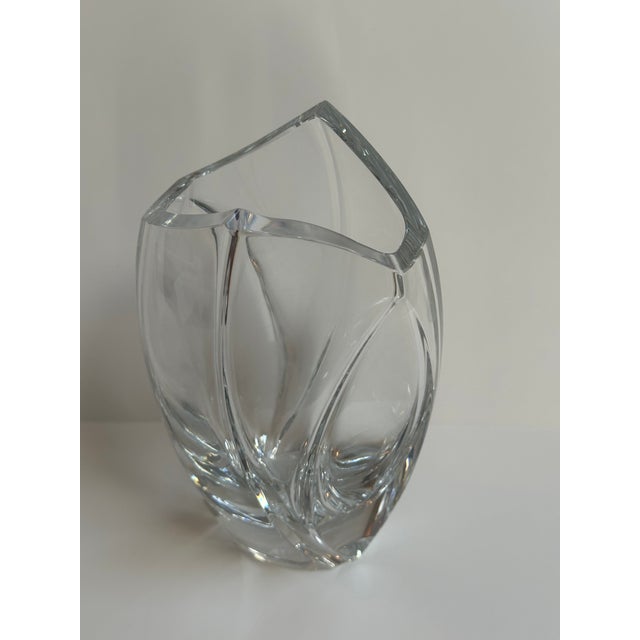 Mid-Century Modern Baccarat Clear Crystal "Govern" 9" Heigh Vase Signed Rrigot For Sale - Image 3 of 9