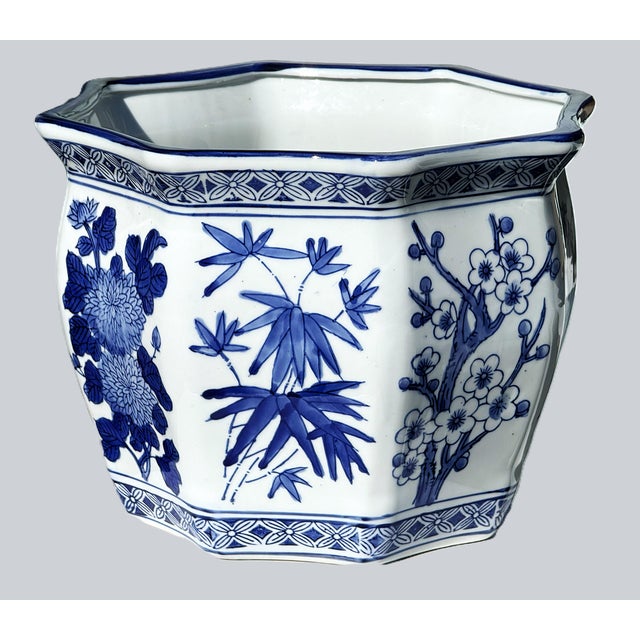 Maitland - Smith Large Blue and White Chinese Porcelain Planter For Sale - Image 4 of 7