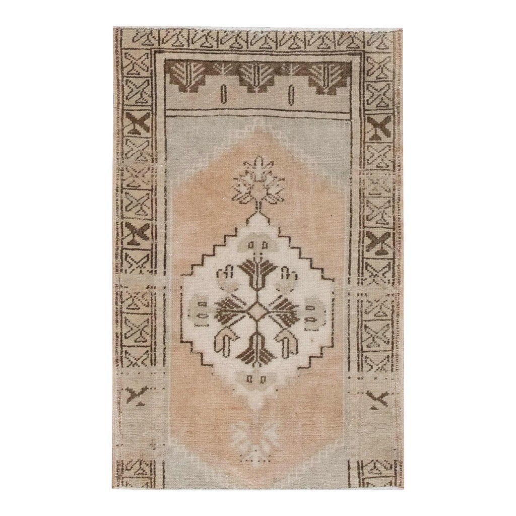 vintage-turkish-mini-rug-18-x-
