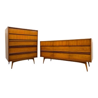 Vintage Mid-Century Modern Matching Dresser Set - 9-Drawer Low Dresser & Highboy With Sculpted Integrated Pulls and Dovetail Drawers, 2 Pieces For Sale
