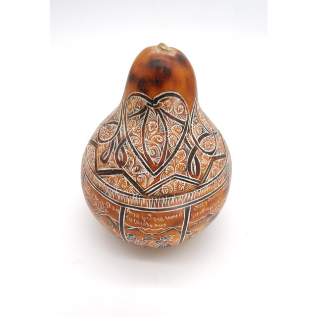 Brown 1980s Peruvian Hand-Carved Mate Burilado Folk Art Gourd Box Signed For Sale - Image 8 of 11