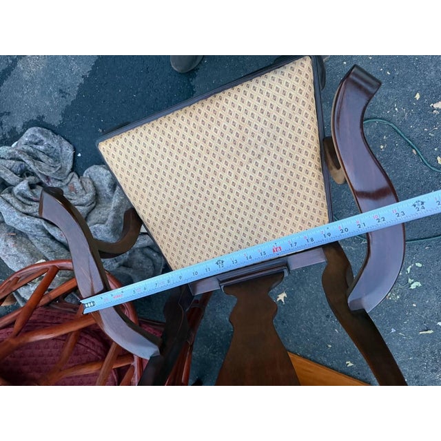 Brown Late 20th Century Henkel Harris Queen Anne Style Mahogany Open Dining Armchair For Sale - Image 8 of 14