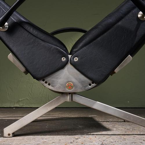 Textile P40 Lounge Chair in Stainless Steel and Black Faux Leather by Osvaldo Borsani for Tecno, Italy, 1950s For Sale - Image 7 of 13