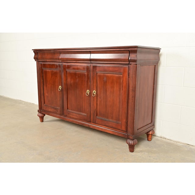English Ethan Allen British Colonial Carved Maple Sideboard Credenza or Bar Cabinet For Sale - Image 3 of 17