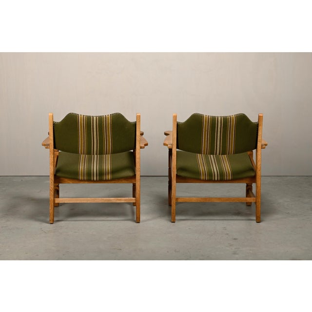 Vintage Danish Razorblade Armchairs in Oak and Fabric by Henning Kjærnulf for Farsø Møbelfabrik, 1960s, Set of 2 For Sale - Image 4 of 18