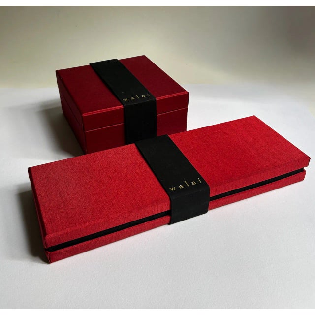 Late 20th C. Boxed Set of 4 Walai Crimson & Orange Stripe Silk Placemats & Napkins For Sale - Image 18 of 18
