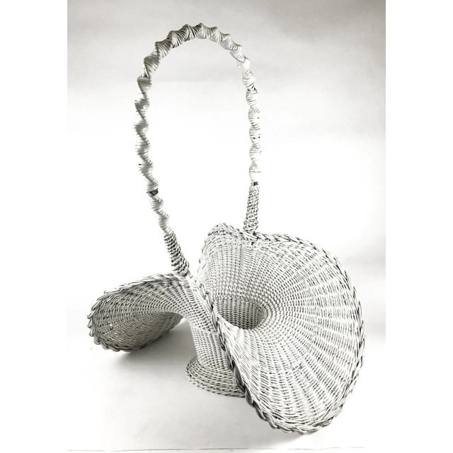Absolutely gorgeous stunning large white wicker basket. Think “Gone with the Wind” I have not touched this up at all but...