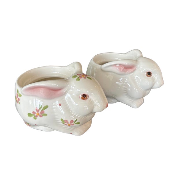 Ceramic Pair of Vintage Avon Bunny Ceramic Planters – Handcrafted Floral Medley Spring Rabbit Decor, Made in Brazil, 1980s Collectible Set For Sale - Image 7 of 12