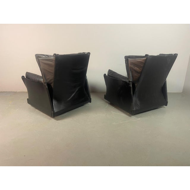Viola dAmore Lounge Chairs in Dolphin Grey Leather with Hocker by Piero De Martini from Cassina, Italy, 1970s, Set of 2 For Sale - Image 9 of 18