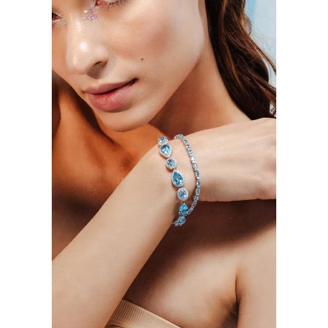 Art Deco 25.92 Cts Blue Topaz Diamond Modern Bracelet For Sale - Image 3 of 8
