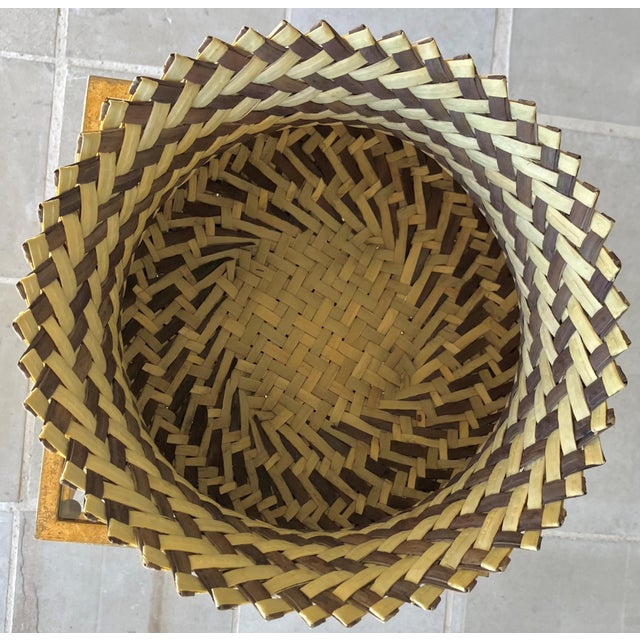 Late 20th-Century Perfectly-Sized Tarahumara Handwoven Sotol Leaf Basket Cachepot, Mexico For Sale - Image 13 of 17