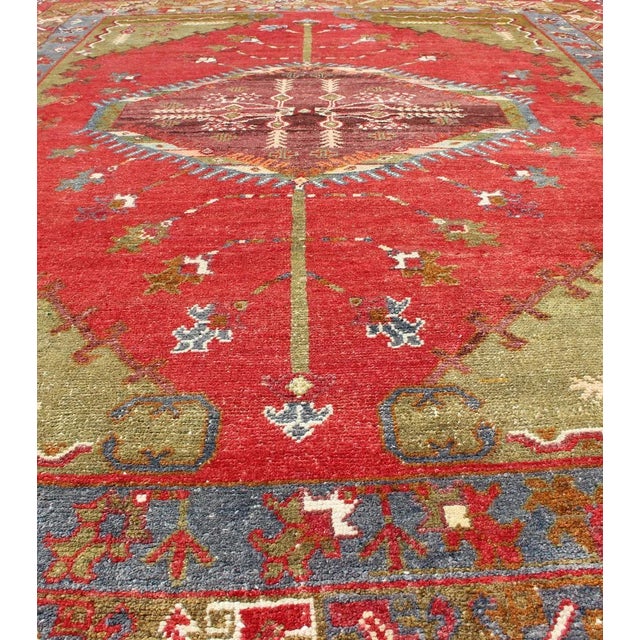 Textile Antique Turkish Medallion Oushak Rug in Red, Green and Blue 6'0 X 8'6 For Sale - Image 7 of 13