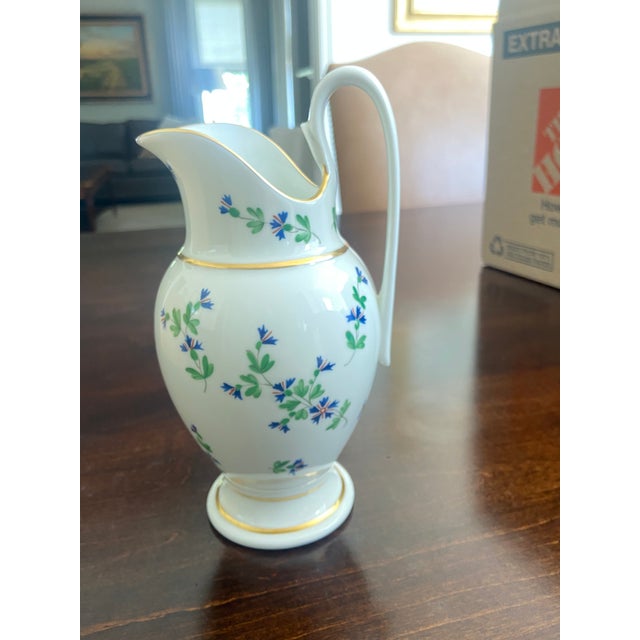 Lenox Made in the USA Pitcher Beautiful blue flowers and leafy vines scattered throughout the item. Gold leaf details on...