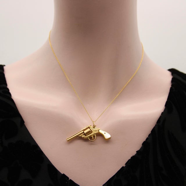 Vintage 14k Gold & Mother-of-Pearl Miniature Gun Pendant or Charm For Sale In Los Angeles - Image 6 of 8
