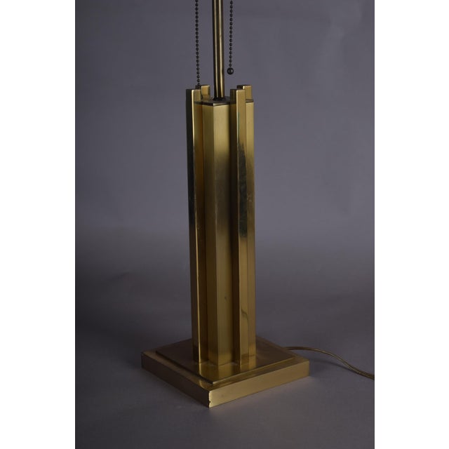 Mid-Century Modern Italian Hollywood Regency Brass Table Lamp with Caramel Lacquer Panels, 1970s For Sale - Image 3 of 9