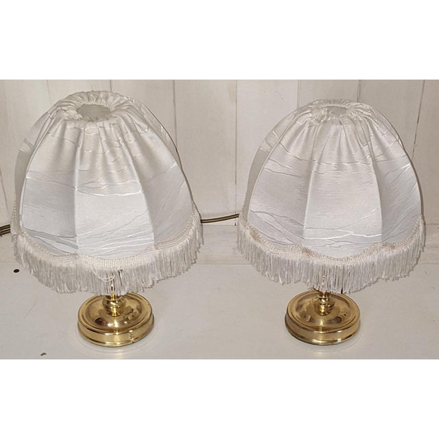 Vintage Brass Table Lamps with Cream Fabric Shades, 1980s, Set of 2 For Sale - Image 4 of 7