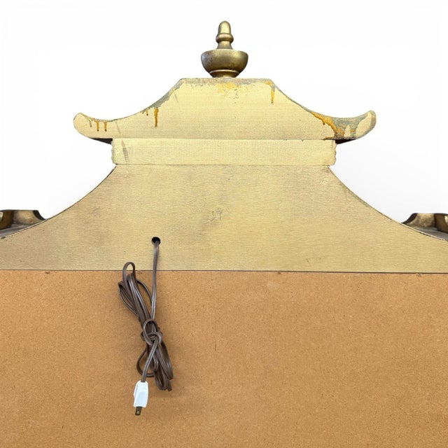 Mid-20th Century Giltwood Pagoda-Form Display Cabinet in the Manner of James Mont For Sale - Image 12 of 12