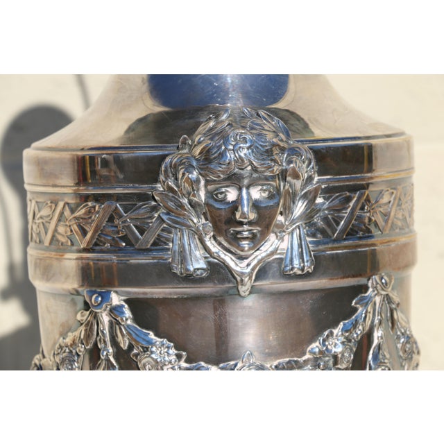 Vintage Neoclassical Silver-Plated Urn Table Lamp With Floral Garland For Sale - Image 4 of 18