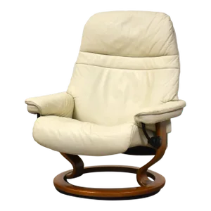 1970s Ekornes White Leather and Teak Lounge Chair