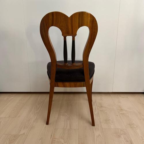 German Biedermeier Chairs in Walnut, 1825, Set of 4 For Sale - Image 6 of 18