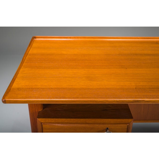 Danish Teak Desk by Peter Lovig Nielsen for Hedensted Mobelfabrik, 1974 For Sale - Image 9 of 18