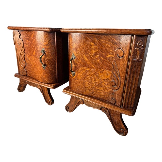 1920s Exceptional Pair of Carved Tiger Oak Art Deco Nightstands For Sale