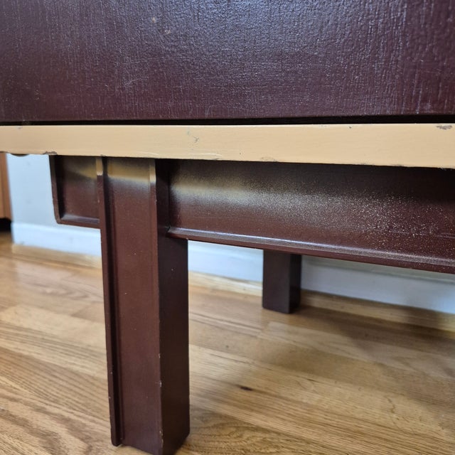 Mid Century Modern Two-Tone Side Tables Night Stands, Manner of Paul T. Frankl, a Pair For Sale - Image 13 of 14