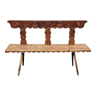 1820s Primitive Austrian Handpainted Scalloped Settle Bench For Sale
