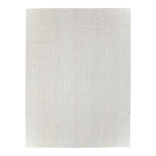 Galerie Shabab Collection Mid-20th Century Handmade Turkish Flatweave Kilim Room Size Carpet in White For Sale
