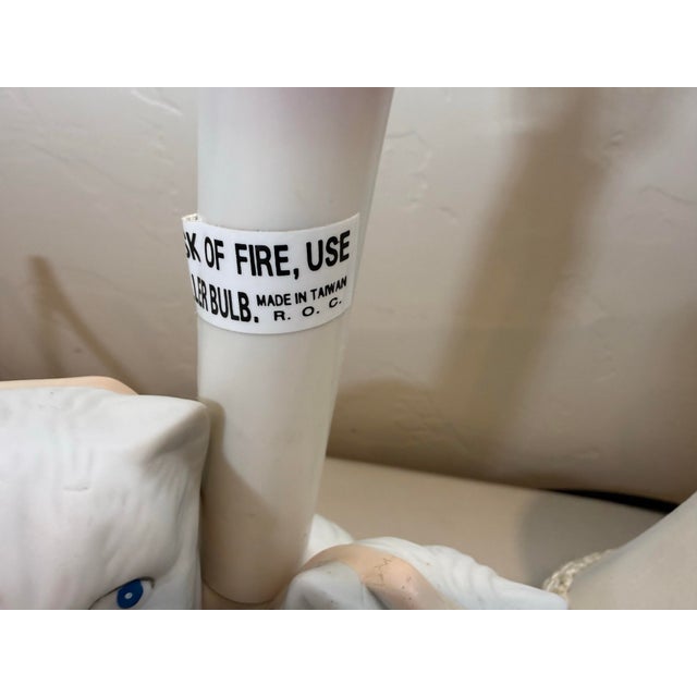 Vintage Miniature Cat Accent Table Lamp White Persian Cats Ribbon Small With Cream Shade For Sale - Image 10 of 12